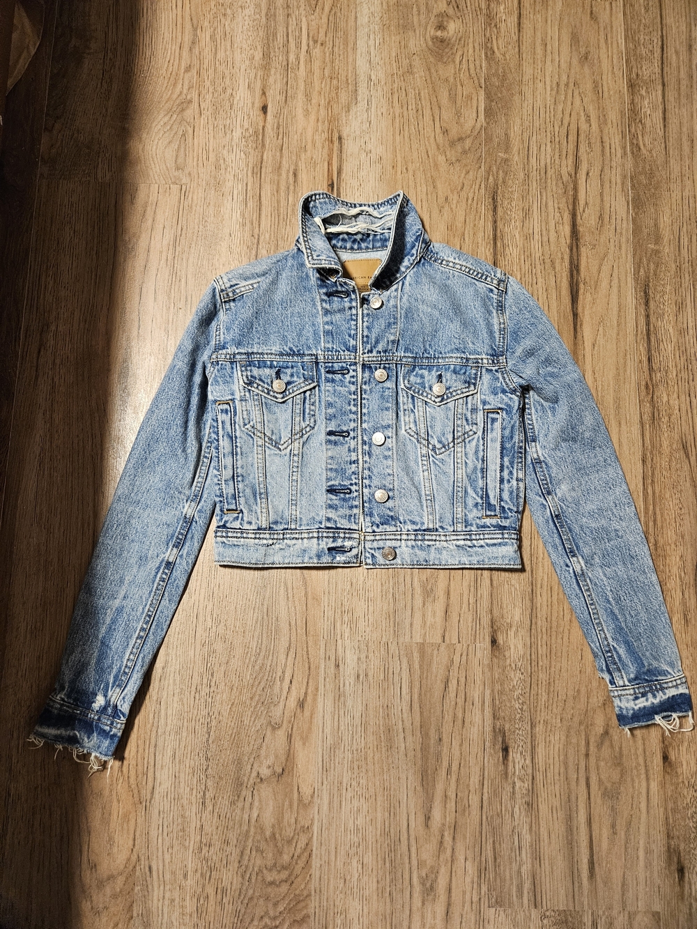 American Eagle Outfitters Cropped Denim Jacket